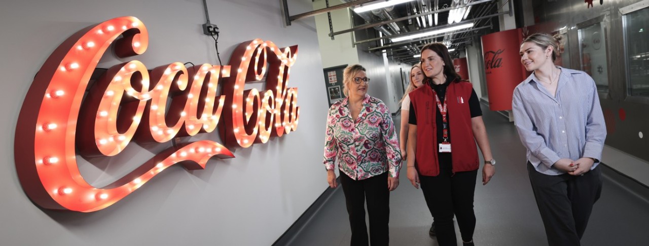 coke-sign-group